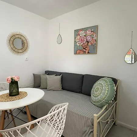 So Simple Guest House,Mouresi Exterior photo