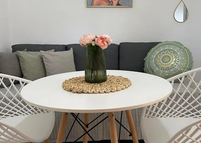 So Simple Guest House,Mouresi